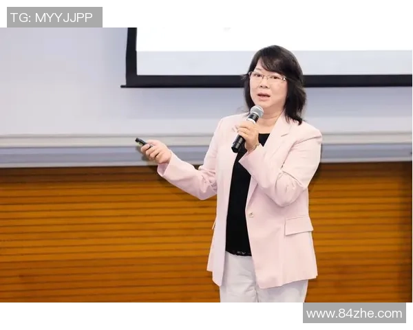 黄丽专访：从青涩少女到篮球明星的奋斗与成长之路MBA